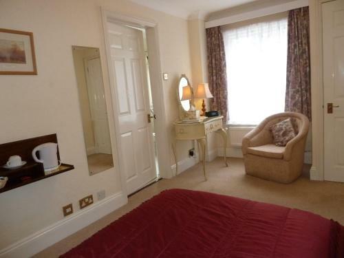 Tyrrells Ford Hotel