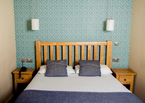 Gwesty'r Emlyn Hotel
