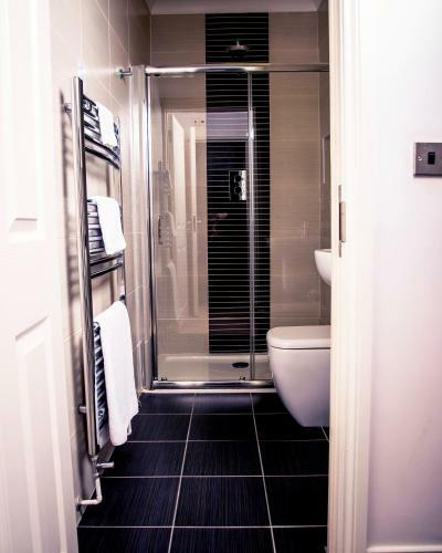 Gwesty'r Emlyn Hotel