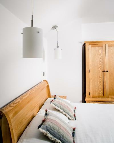 Gwesty'r Emlyn Hotel