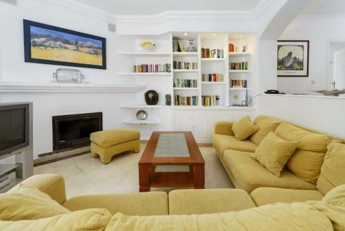 Villa Cypress