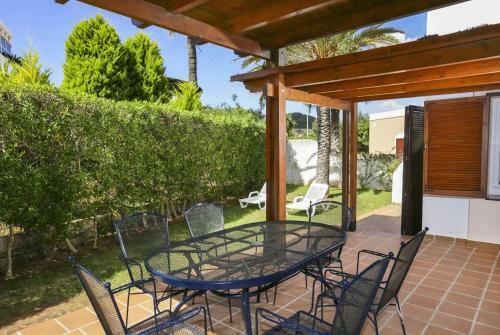 Villa Cypress