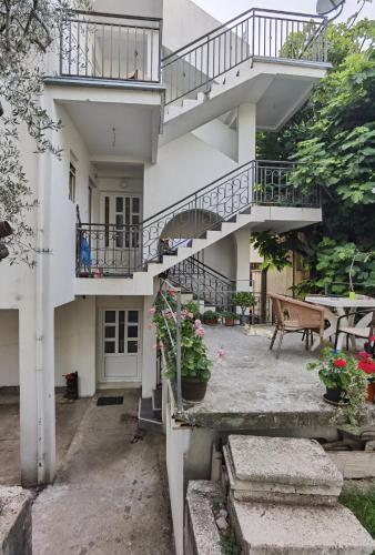 Nikoli? Apartmani