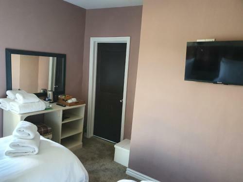 Bed & Breakfast Rooms At The Dove