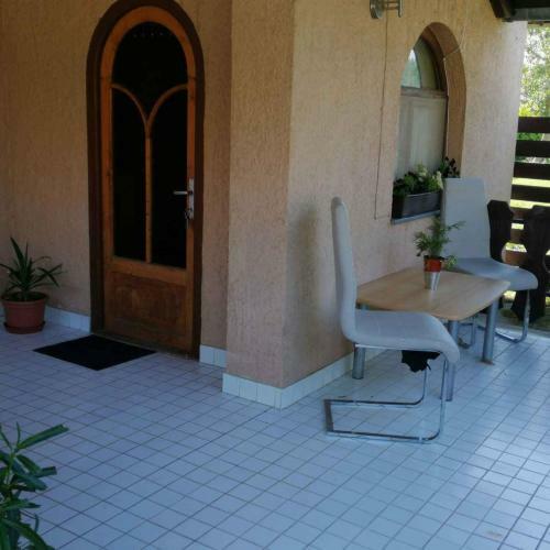 Apartments In Balatonbereny 38062