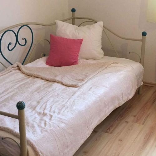 Apartment In Balatonbereny 40988
