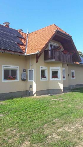 Apartment In Balatonbereny 40988