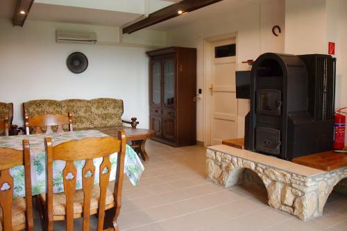 Hegybenj�r� Apartman Balatonederics
