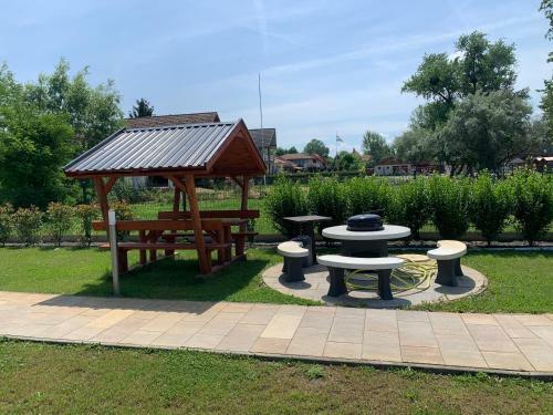 Balatonbogl�r - Golden Bridge Apartments