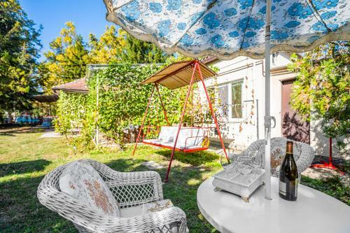 Leni Guest House