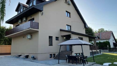 City Apartmanh�z Balatonf�ldv�r