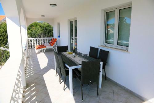 Apartments Tonia Br. 1