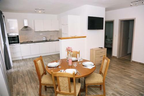 Apartments Tonia Br. 1
