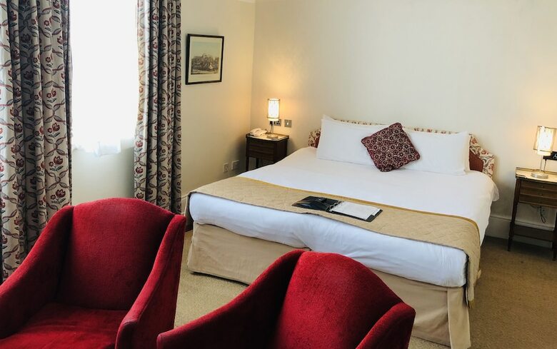 Brook Whipper-in Hotel