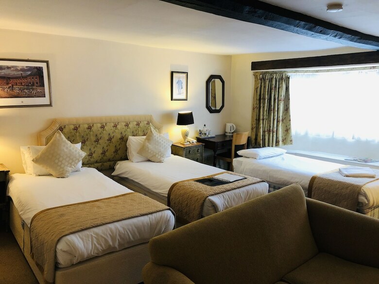 Brook Whipper-in Hotel