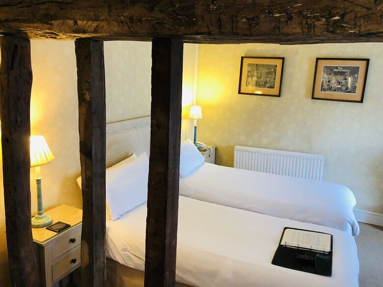 Brook Whipper-in Hotel