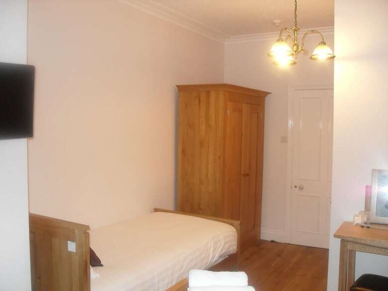 Hostal Albany Guest House