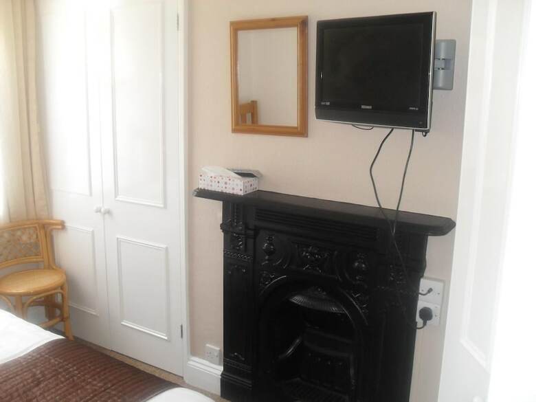 Hostal Albany Guest House