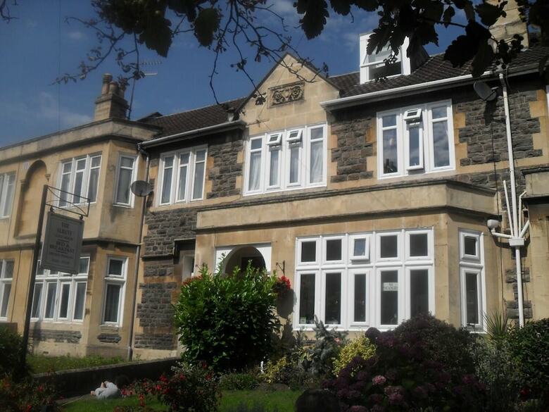 Hostal Albany Guest House