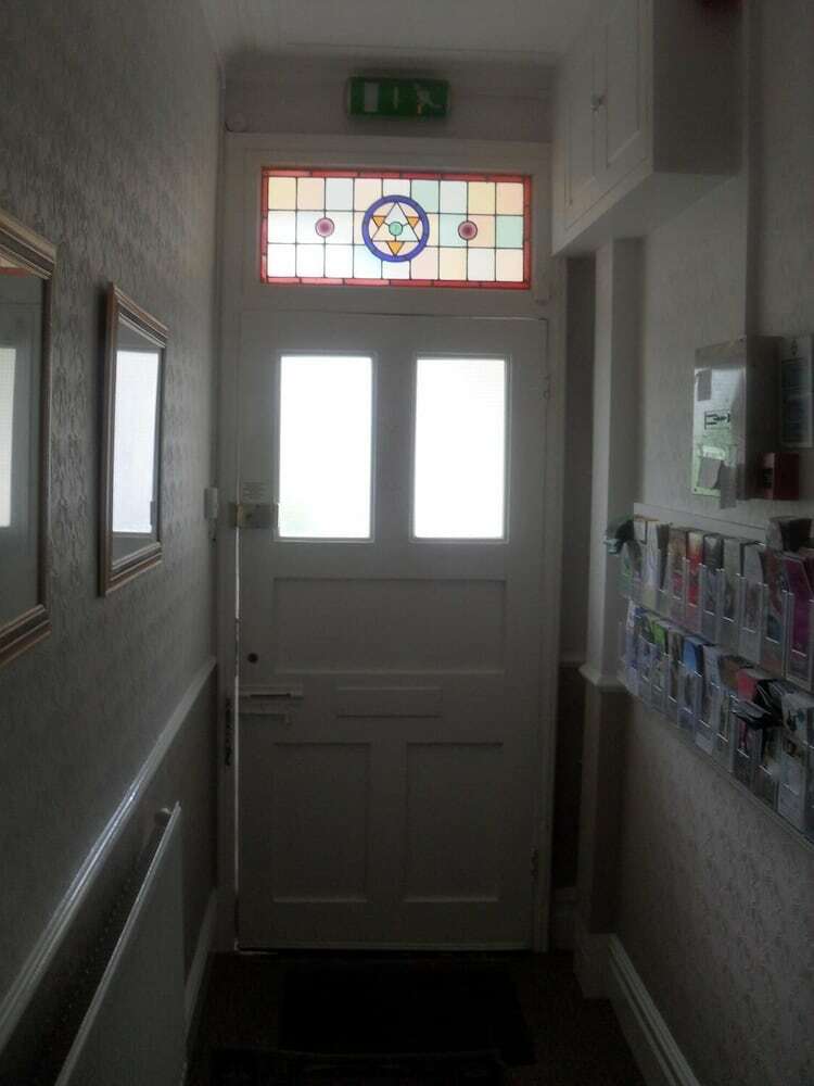 Hostal Albany Guest House