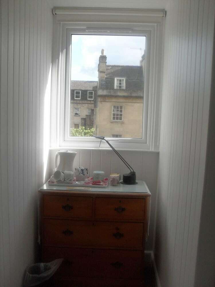 Hostal Albany Guest House