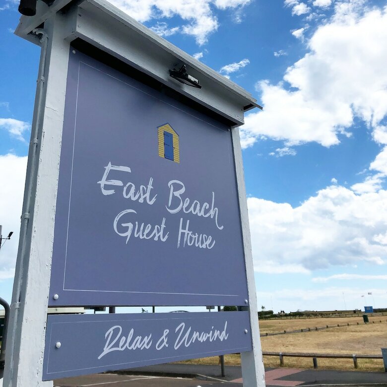 Hostal East Beach Guest House