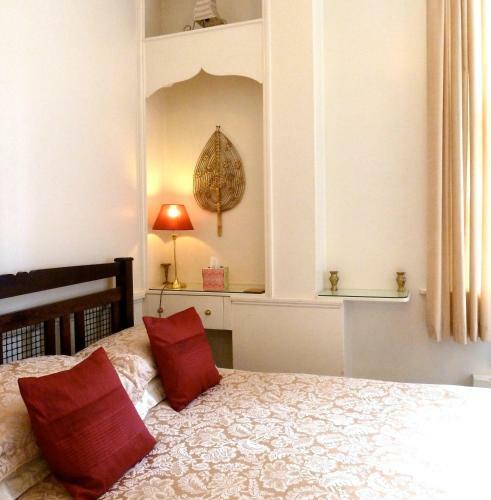 Crystal Palace Apartment