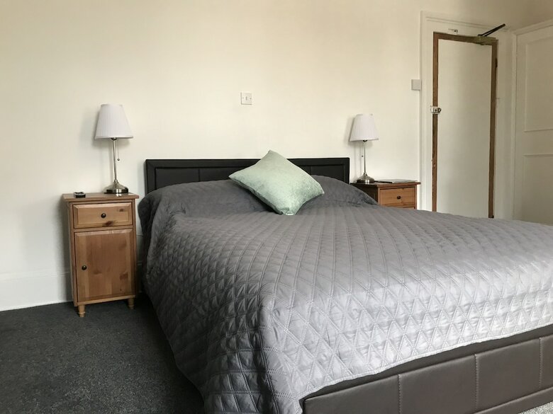 Hostal Lynwood House