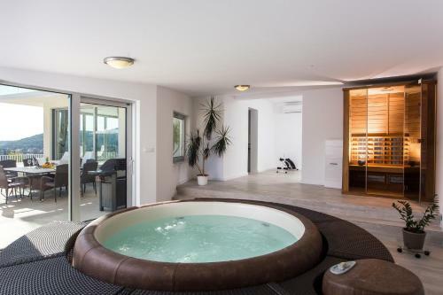 Beautiful Villa Radiance