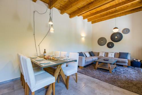 Villa Skyphos