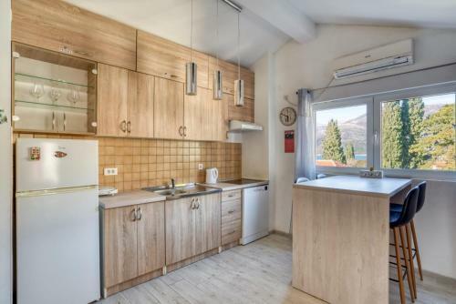 Sea View Studio Apartment In Tivat