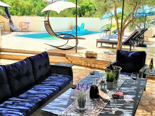 Villa Spark With Pool In Rogoznica / Ze?evo
