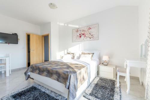 Villa Spark With Pool In Rogoznica / Ze?evo