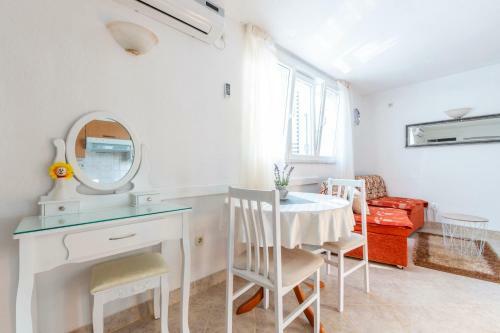 Villa Spark With Pool In Rogoznica / Ze?evo
