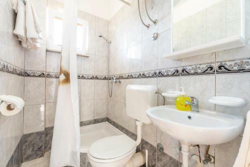 Villa Spark With Pool In Rogoznica / Ze?evo