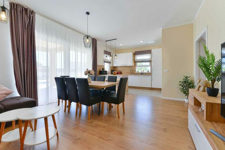 4* Villa First Hill With Heated Pool, Zaton
