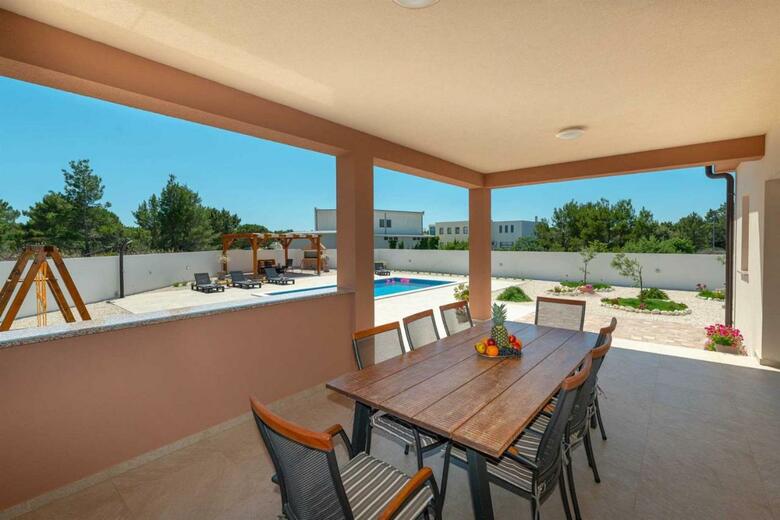 4* Villa First Hill With Heated Pool, Zaton