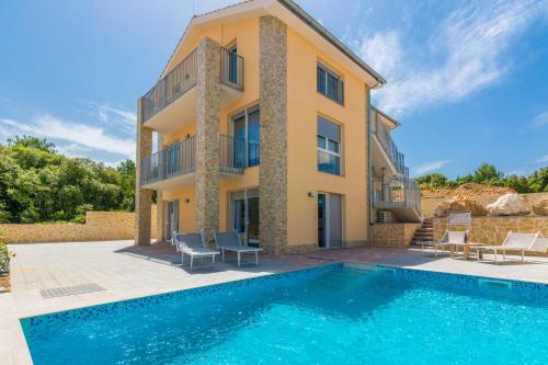 Apartamento Fabulous House B With Outdoor Pool
