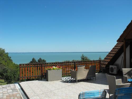 Hostal Ez�sth�d Apartman