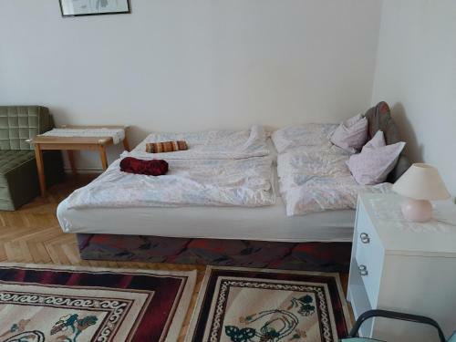 �j �let Weekend House