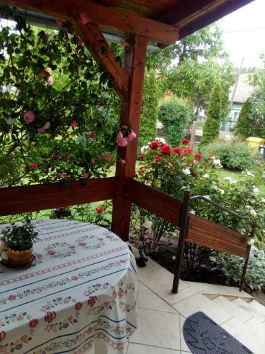 �j �let Weekend House