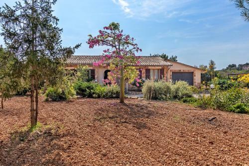 Country House With Amazing Pool In A Beautiful Rural Setting