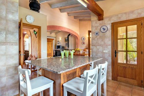 Country House With Amazing Pool In A Beautiful Rural Setting
