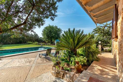 Country House With Amazing Pool In A Beautiful Rural Setting