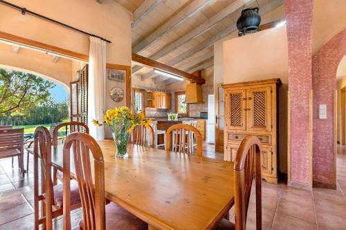 Country House With Amazing Pool In A Beautiful Rural Setting