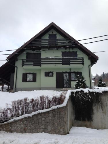 Apartments Vjeverica