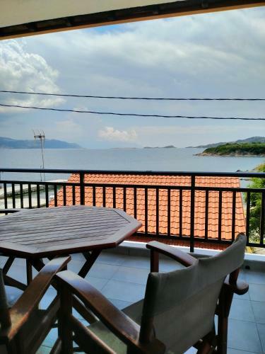 Gianni's Apartment By The Sea