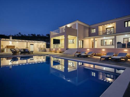 Karousa Villa