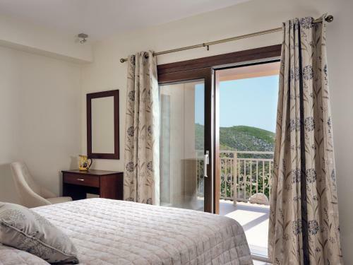 Karousa Villa