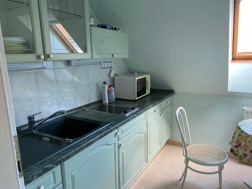 A- Villa (vend�gh�z)